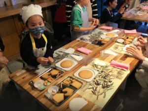 お菓子の家づくり