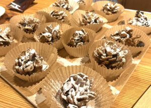 お菓子の家づくり